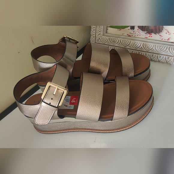 Naturalizer Women Billie platform Chucky Sandal - Picture 1 of 4
